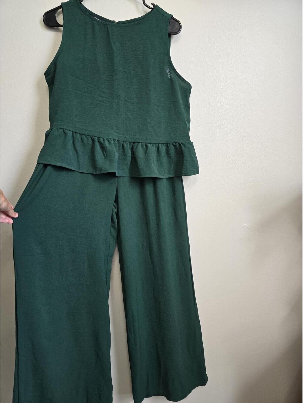 Dokotoo Green Ruffle Cropped Top Wide Leg Set Size Small/Medium